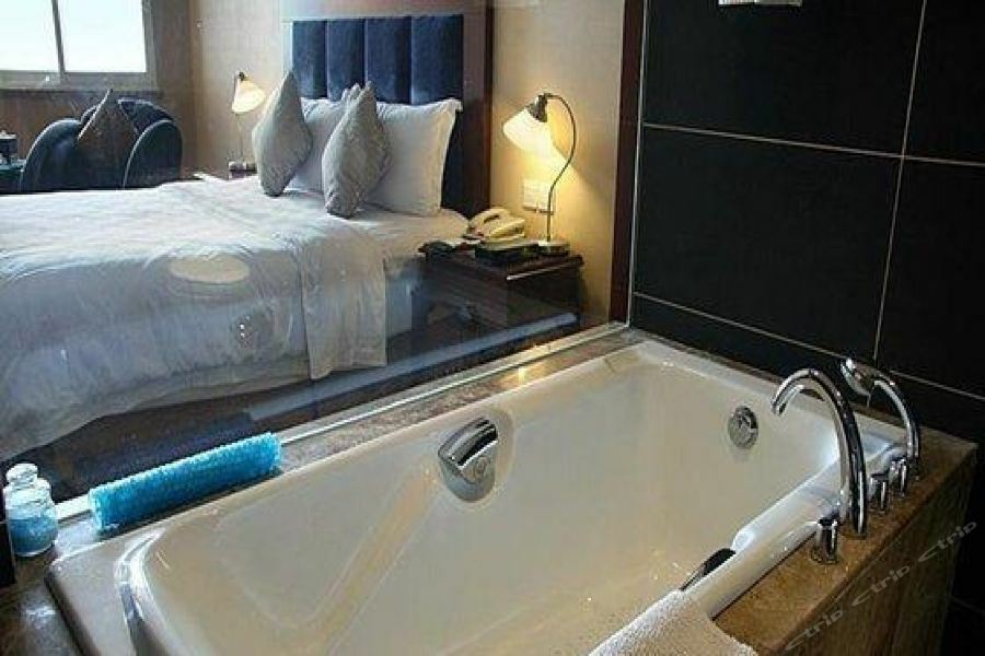 Rong Impression International Hotel Chengdu Bagian luar foto